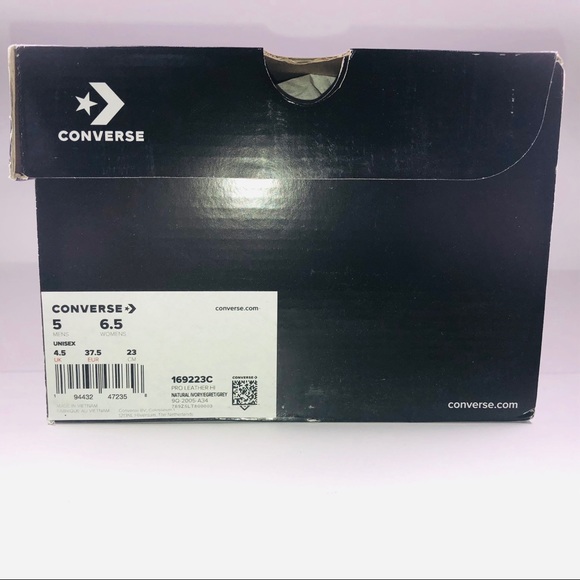 Converse Bugs Bunny’s Pro Leather Hi Ivory Sneaker - Picture 8 of 13